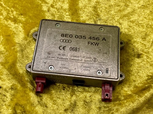 Audi b6 verstärker - /,